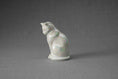 갤러리 뷰어로 이미지로드, ミニ座り猫火葬骨壷 - パーリーホワイト | ハンドメイド | セラミック