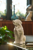 Gallery viewerに画像を読み込む, ゴールデンレトリバー犬の火葬骨壷 - ホワイトマット | セラミック | 手作り