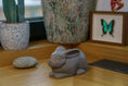 Gallery viewerに画像を読み込む, ウサギの遺灰壺 - グレーマット | セラミックバニー骨壷ウサギの遺灰壺 - グレーマット | セラミックバニー骨壷