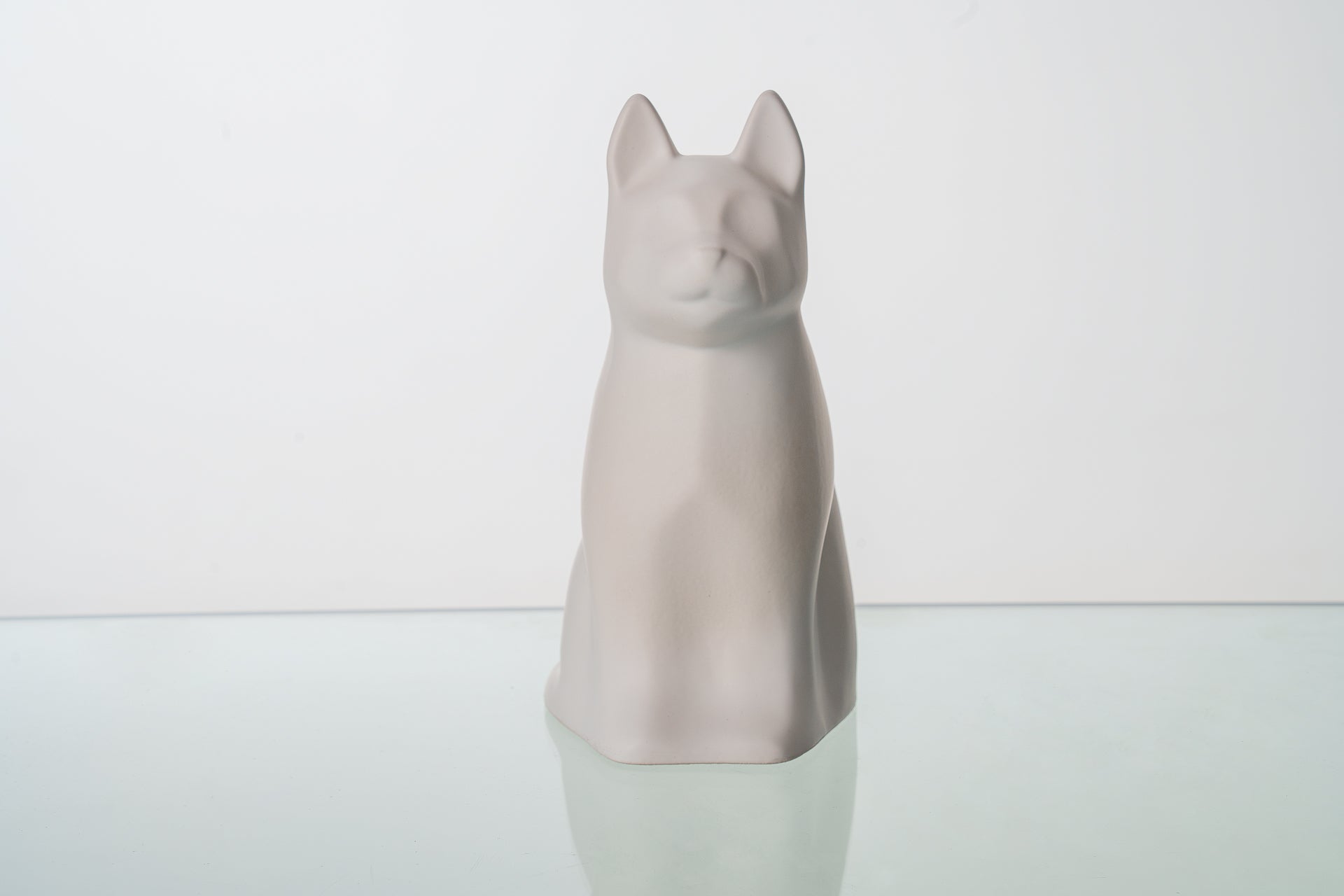 「Barkley」犬用ペット骨壺 - マットホワイト | 陶器 | ハンドメイド