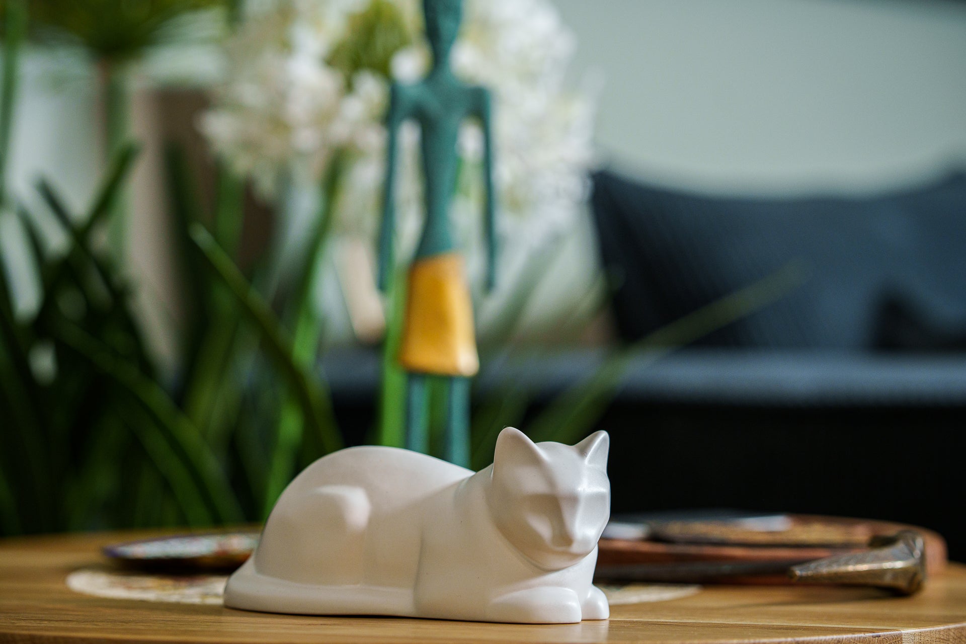 猫のミニ骨壺 - マットホワイト | 陶器 | ハンドメイド – SpiriTails