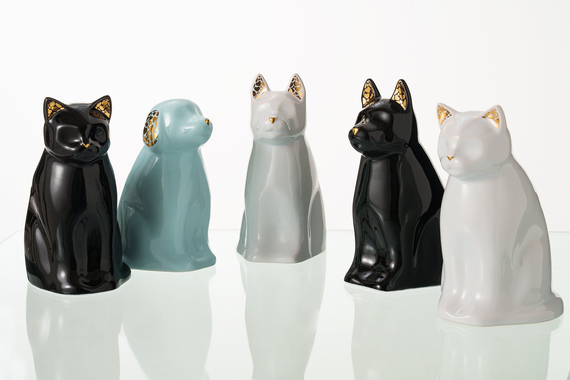 Meow」猫用ペット骨壷 - ブラック | 陶器 | ハンドメイド – SpiriTails